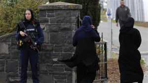 la police surveille les musulmans dans une mosquée